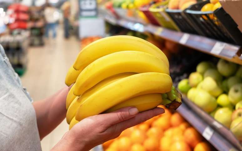 Como o consumo da banana impacta o organismo em diferentes horários do dia. /