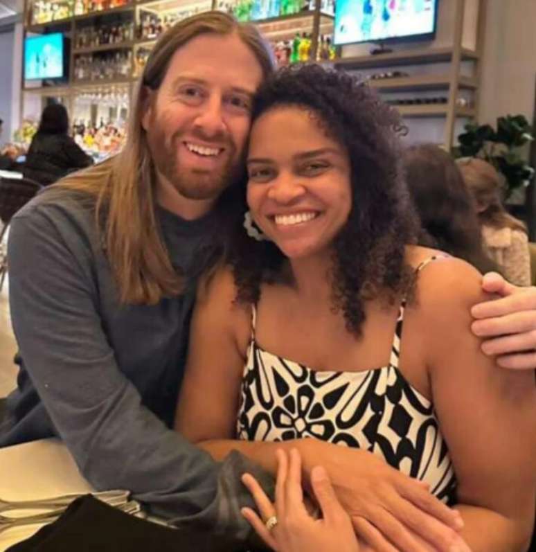 Cineasta brasileira Bárbara Marques presa nos EUA é liberada pela imigração, segundo marido