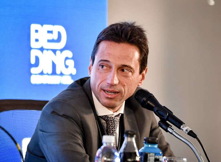 Segundo ex-presidente, Marcelo Moretti corre risco iminente se seguir no comando do clube –