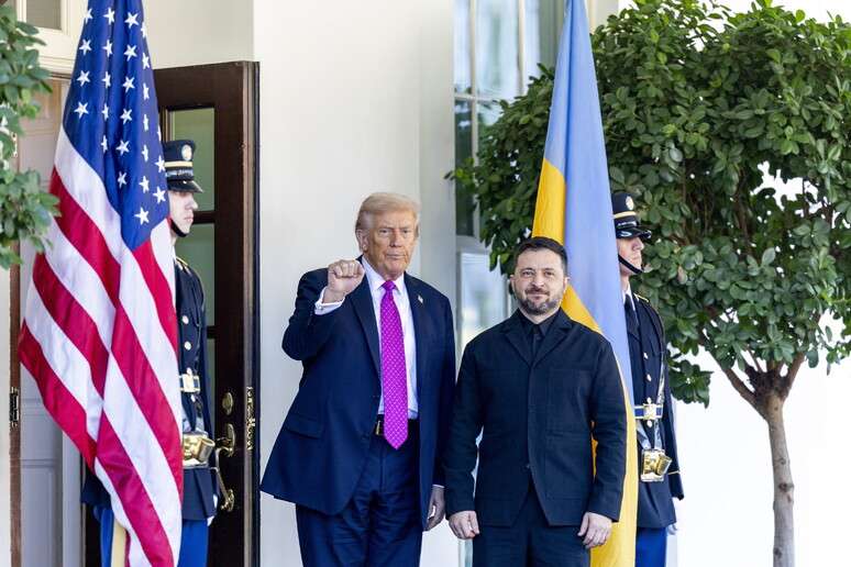 Trump meets Zelensky and says he believes in the end of the war