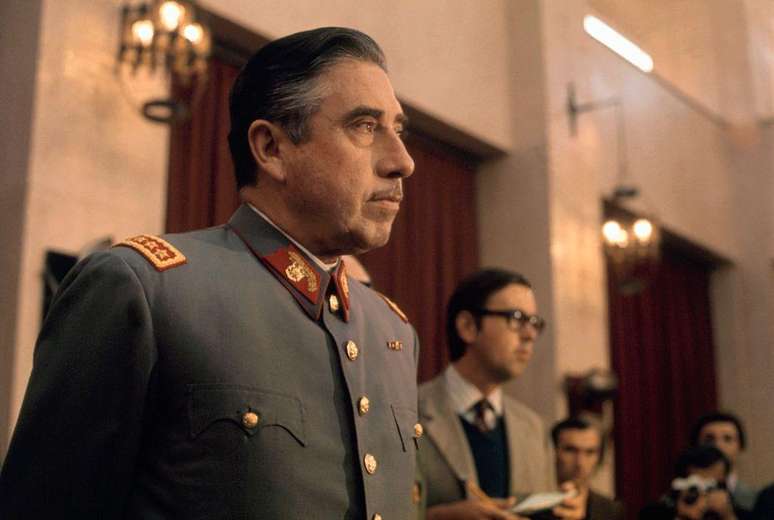 Augusto Pinochet chegou ao poder no Chile gra&ccedil;as &agrave; colabora&ccedil;&atilde;o da CIA