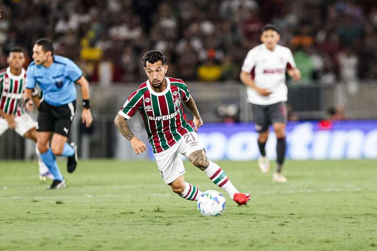 Lucho Acosta virou &ldquo;maestro&rdquo; do Fluminense com aus&ecirc;ncia de Cano &ndash;