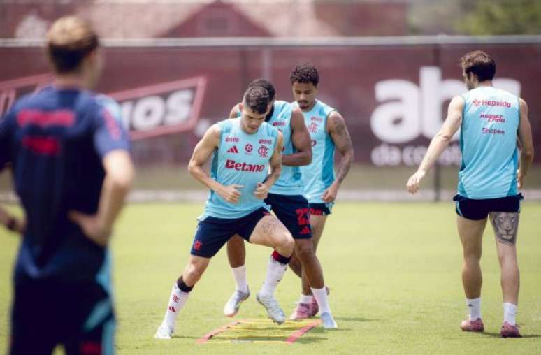 Adriano Fontes/Flamengo - Legenda: Treinamento do Flamengo no Ninho do Urubu contou com visita inesperada / Jogada10