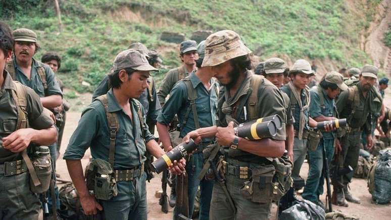 Rebeldes apoiados pela CIA na Nicar&aacute;gua travaram uma insurg&ecirc;ncia de 11 anos contra o regime sandinista de esquerda