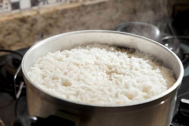 Few people know it, but vinegar is an essential ingredient for cooking perfect rice.