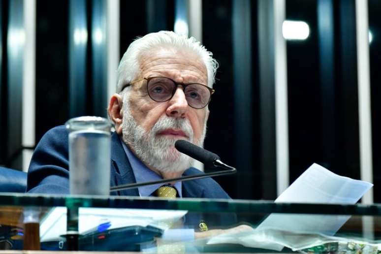 Jaques Wagner afirma candidatura à reeleição ao Senado: ‘Estou candidatíssimo à reeleição’.