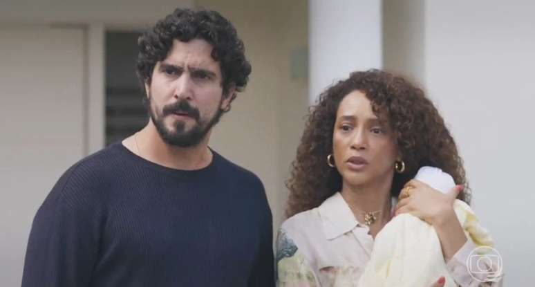 Renato G&oacute;es e Tais Ara&uacute;jo contracenam com beb&ecirc; em Vale Tudo