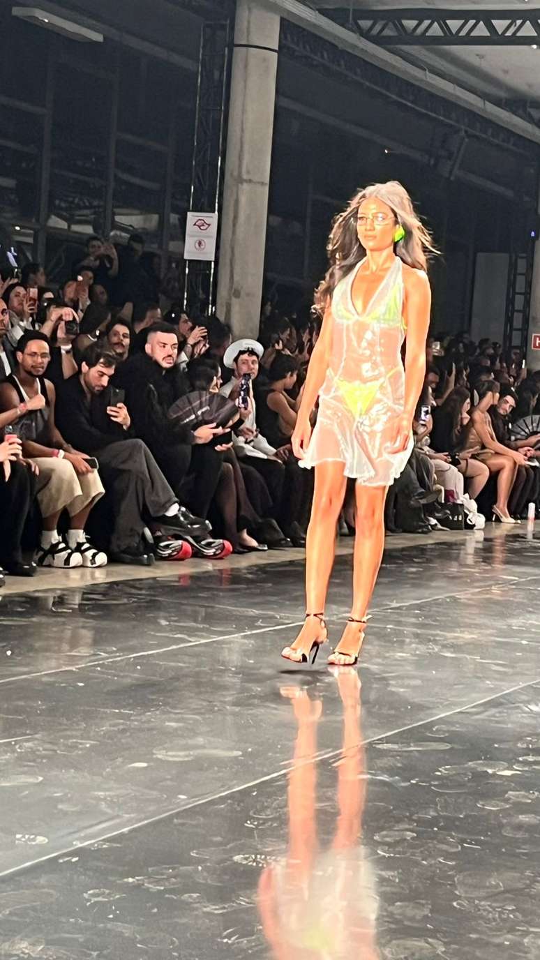 Bold strap on SPFW Bold strap on SPFW