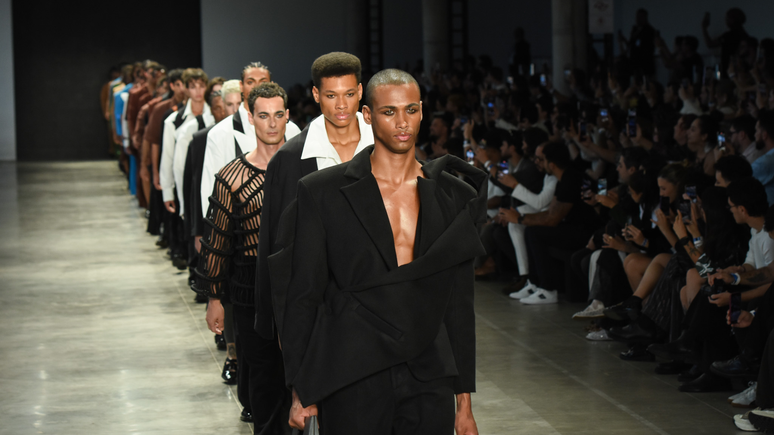 SPFW: Rafael Caetano creates poetry with pleats in flowing menswear SPFW: Rafael Caetano creates poetry with pleats in flowing menswear