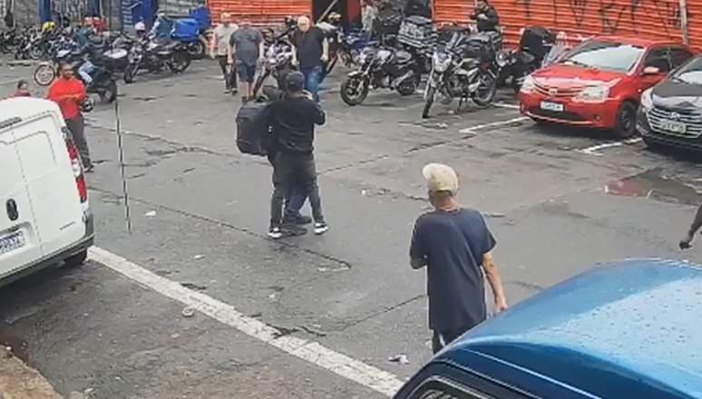 Imagens de câmera de segurança mostram ação na região da 25 de março