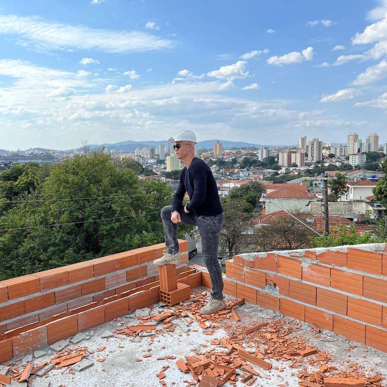 Nilton leva a vida como empres&aacute;rio na constru&ccedil;&atilde;o