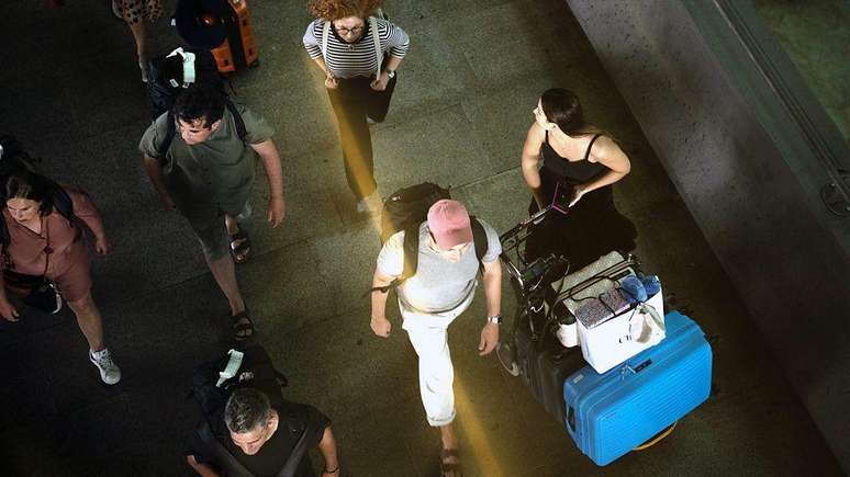 A nova função de tradução ao vivo da Apple é uma dádiva para os viajantes, mas a dependência excessiva da tradução por IA pode nos fazer repensar por que aprendemos idiomas estrangeiros