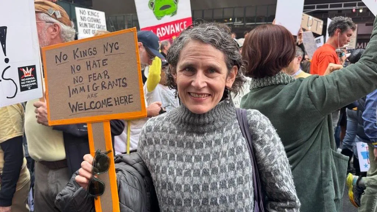 Beth Zasloff se juntou &agrave; manifesta&ccedil;&atilde;o em Nova York