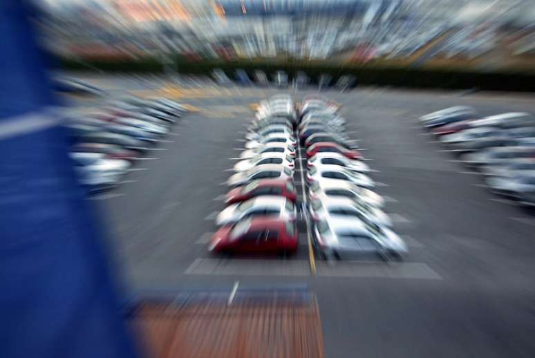 Impostos, varia&ccedil;&atilde;o de c&acirc;mbio e inclus&atilde;o de tecnologia tamb&eacute;m encarecem os carros