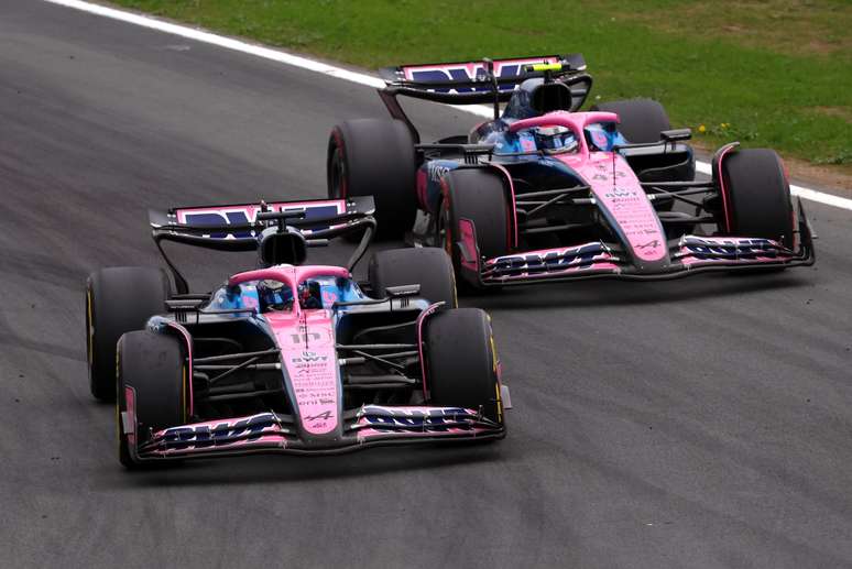 Franco Colapinto e Pierre Gasly brigando por posições em Austin no Circuito das Américas