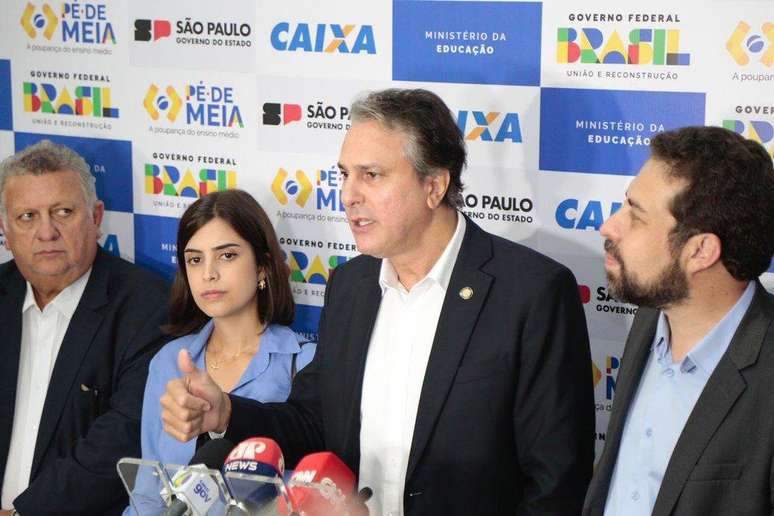 Tabata Amaral prop&ocirc;s programa similar ao P&eacute;-de-Meia em 2021, mas n&atilde;o teve ades&atilde;o do governo Bolsonaro