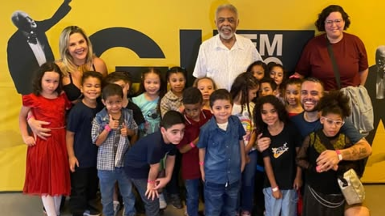 Professor de crian&ccedil;as que foram convidadas para show de Gilberto Gil explica projeto e conta detalhes do encontro