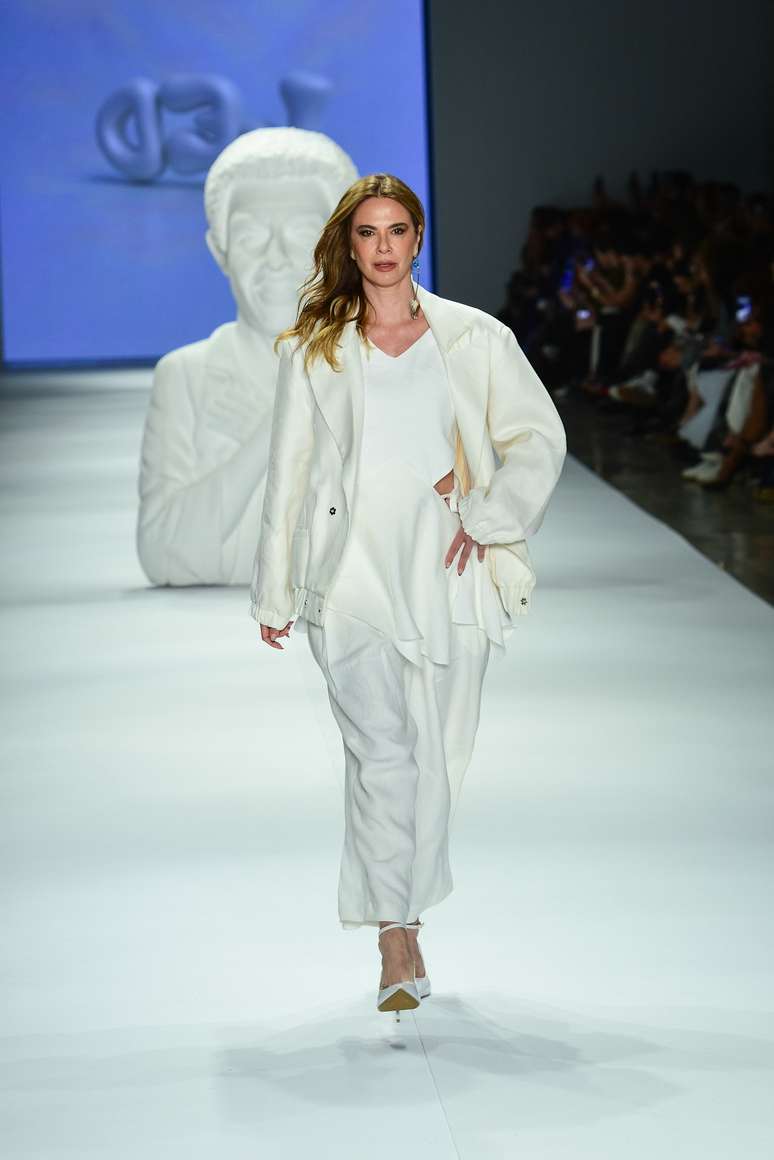 Luciana Gimenez shows for LED at SPFW Luciana Gimenez shows for LED at SPFW
