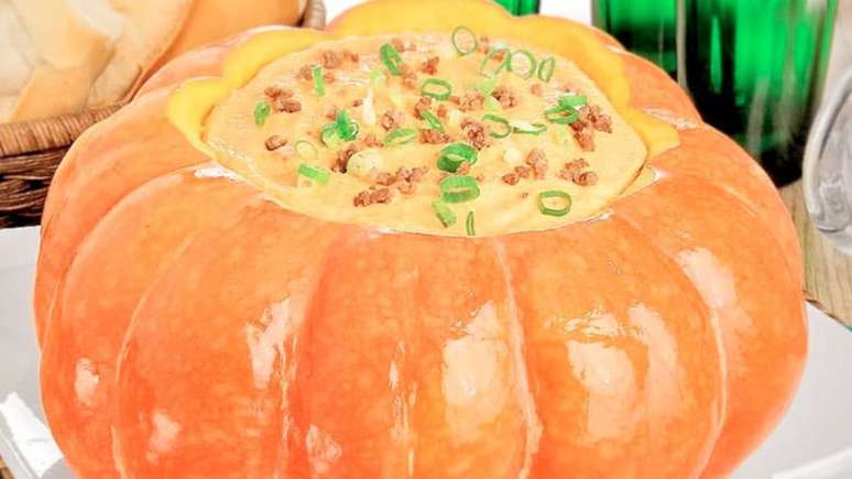 Caldo de ab&oacute;bora com carne mo&iacute;da &ndash; Foto: Stela Handa