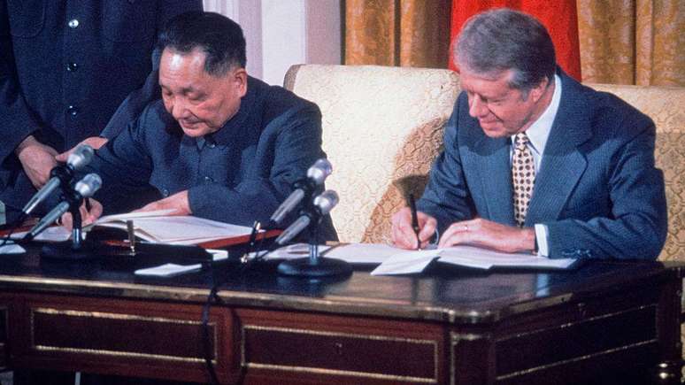 A abertura econ&ocirc;mica de Deng Xiaoping incluiu um acordo hist&oacute;rico com o ent&atilde;o presidente americano, Jimmy Carter, em 1979
