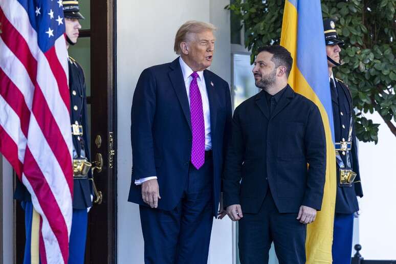 Trump denies pressuring Ukraine to hand over Donetsk to Putin