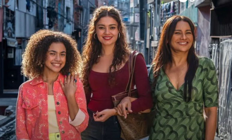 Protagonistas de Três Graças, Dira Paes, Sophie Charlotte Alana Cabral 