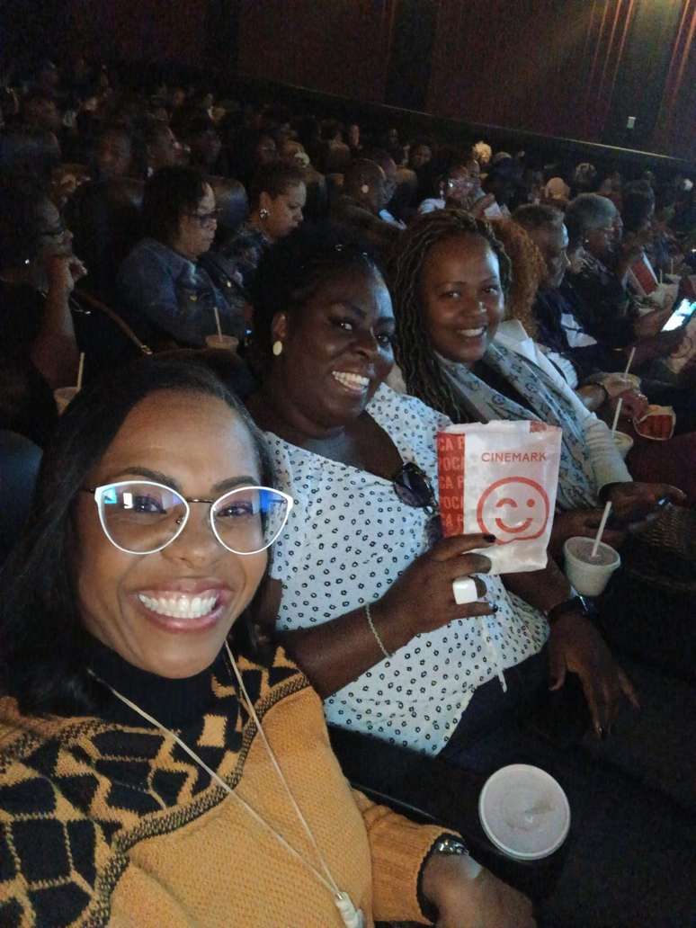 O pacote fechado da sala para assistir Mal&ecirc;s incluiu refrigerante e pipoca. A emo&ccedil;&atilde;o das cenas reais e do filme s&atilde;o indescrit&iacute;veis. 