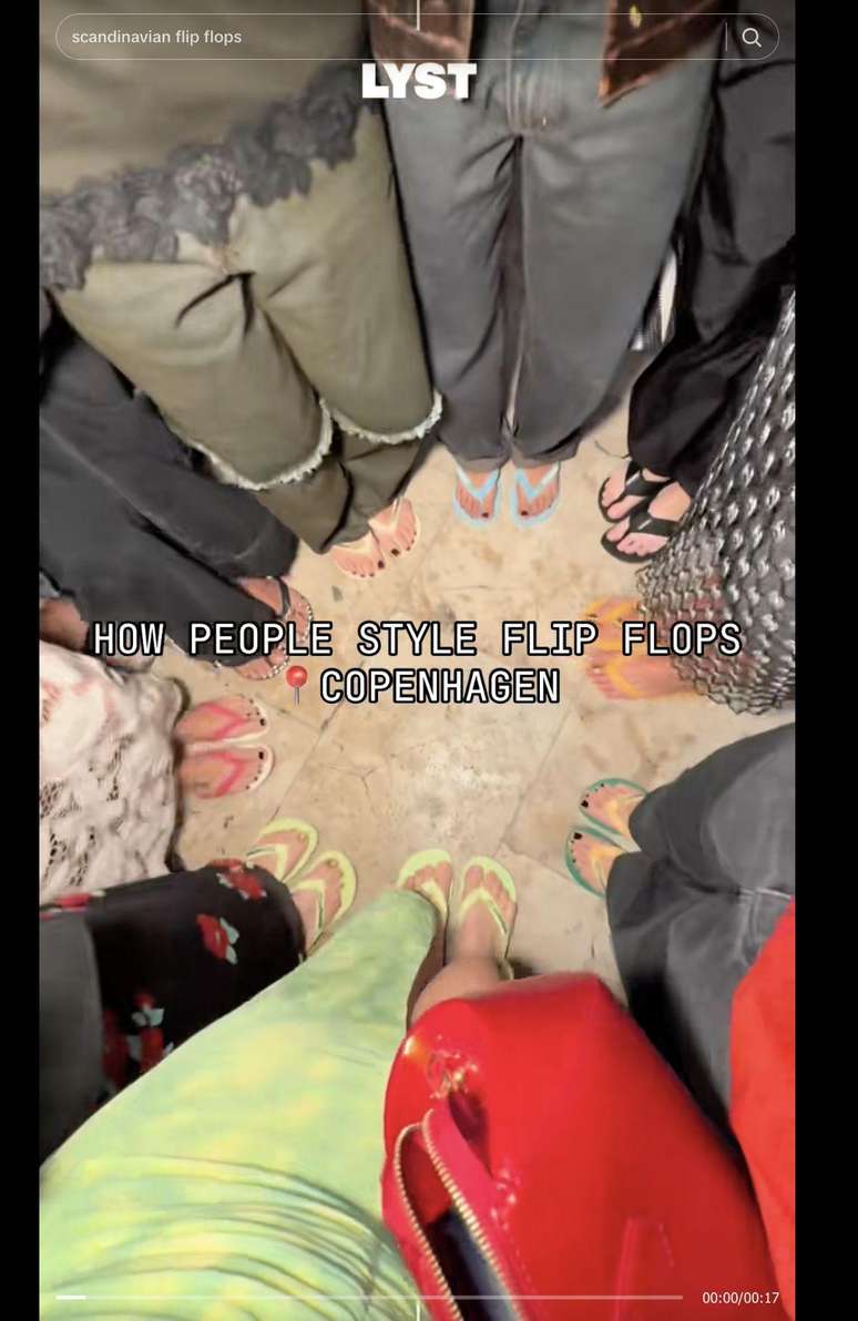 Captura de tela no Tiktok mostra pessoas usando chinelos em Copenhagen