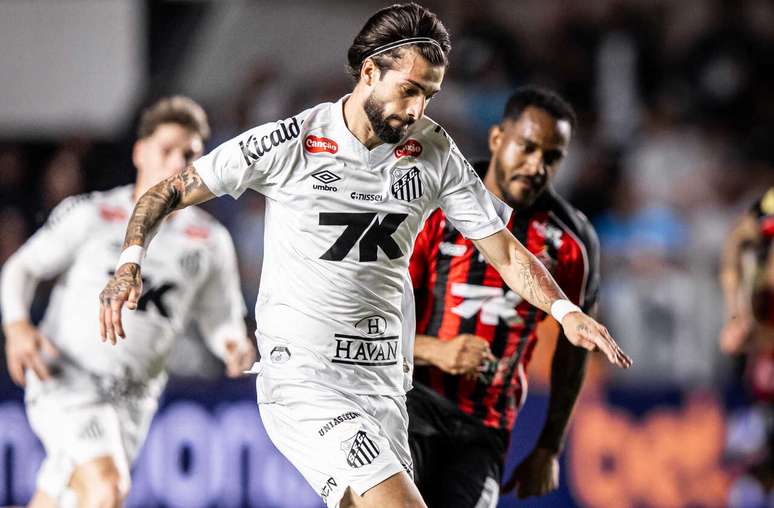 Arbitragem anulou pênalti em Lautaro Díaz após atacante chutar o chão – Arbitragem anulou pênalti em Lautaro Díaz após atacante chutar o chão –