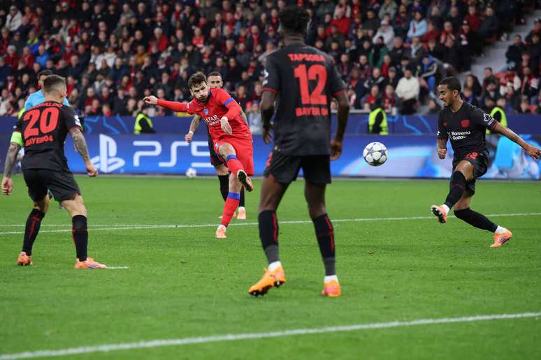 Kvaratskhelia marcou em vit&oacute;ria do PSG sobre o Leverkusen &ndash;
