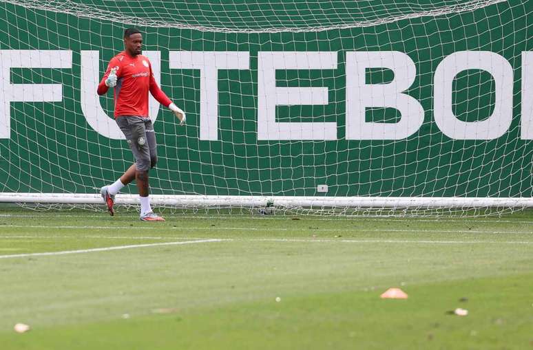 Carlos Miguel deve seguir na meta palmeirense contra a LDU &ndash;