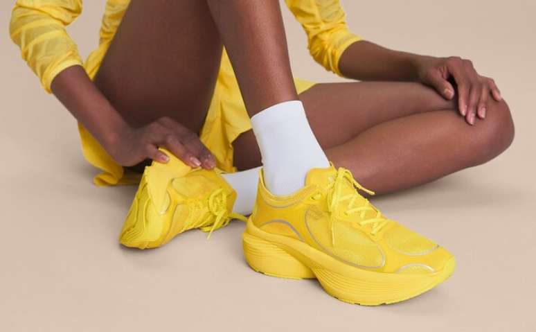 Live! launches the Loop and One sneakers and marks their debut in the sports footwear market