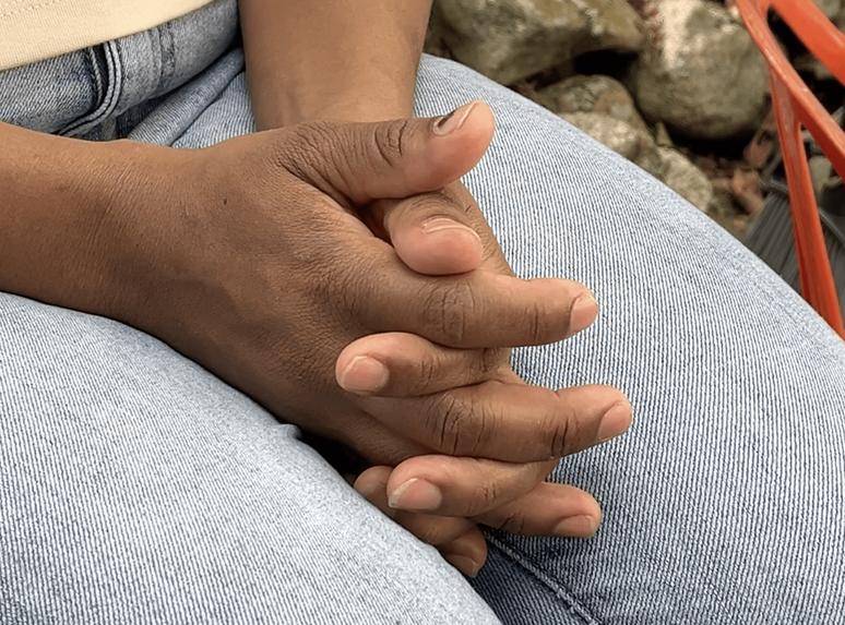 Paula (nome fict&iacute;cio) teve o marido deportado e agora est&aacute; sozinha nos Estados Unidos com um filho de tr&ecirc;s anos de idade. Com medo de ser deportada e afastada do filho, ela pediu para n&atilde;o ter sua identidade revelada