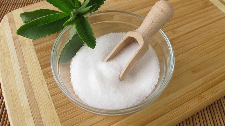Apesar dos benef&iacute;cios, o consumo da stevia deve ser moderado, seguindo as recomenda&ccedil;&otilde;es estabelecidas pelos &oacute;rg&atilde;os respons&aacute;veis &ndash; depositphotos.com / HeikeRau