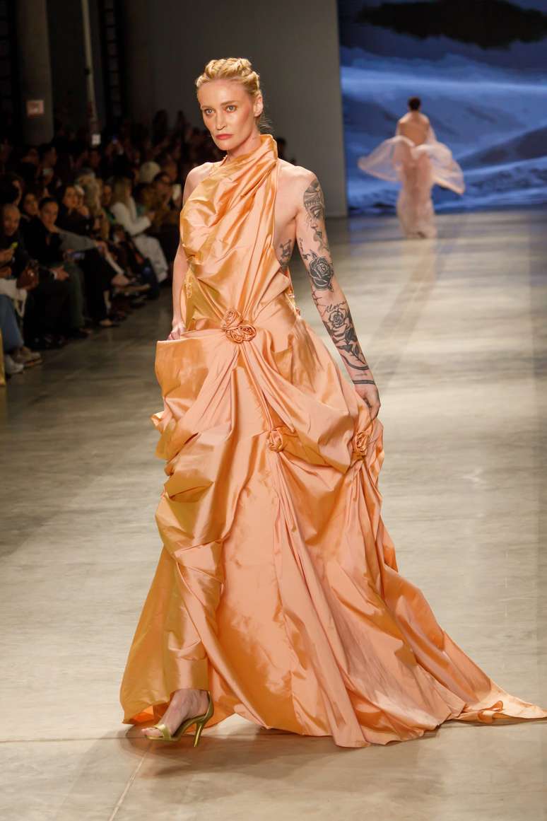 Vivi Orth shows for Lino Villaventura at SPFW Vivi Orth shows for Lino Villaventura at SPFW