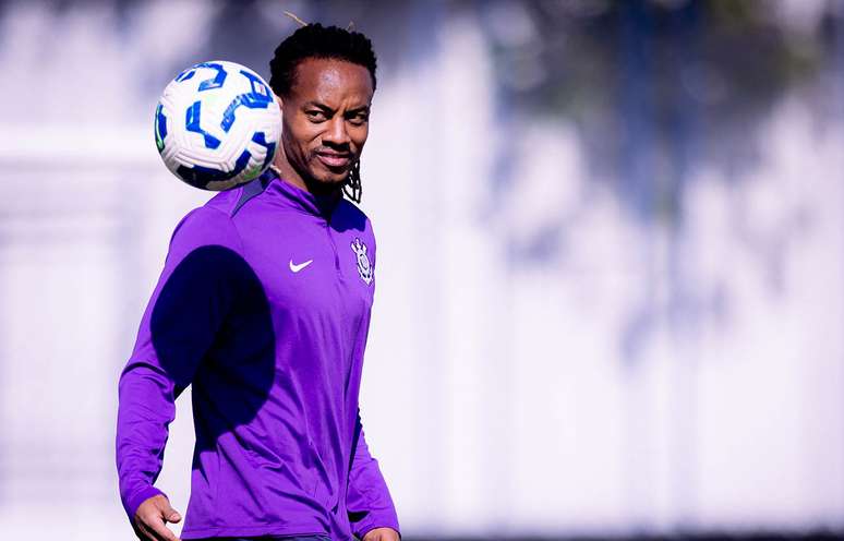 Carrillo est&aacute; pr&oacute;ximo de retornar no Corinthians &ndash;