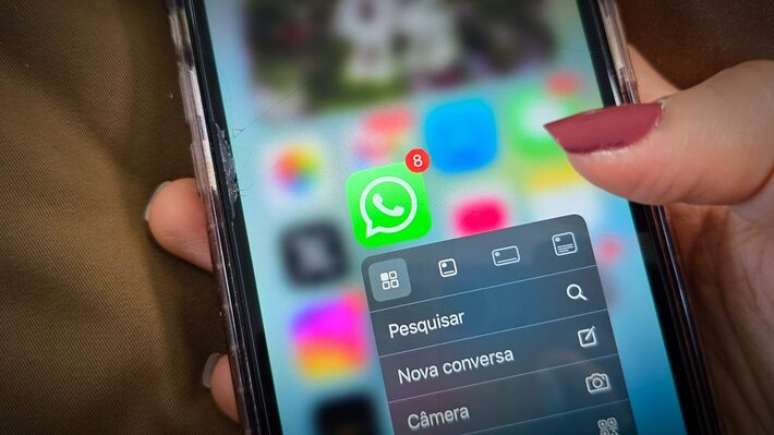 Com a proibição de chatbots externos, o Meta AI será o único assistente de IA disponível dentro do WhatsApp