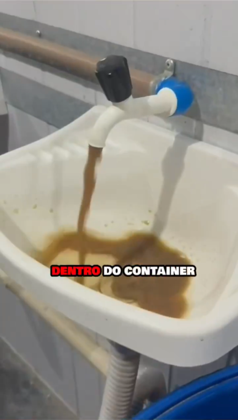 &Aacute;gua no CT do futebol feminino do Flamengo (Reprodu&ccedil;&atilde;o/Dibradoras)