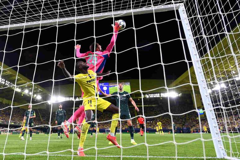 Donnarumma faz defesa em vit&oacute;ria do Manchester City &ndash; David Ramos/Getty Images