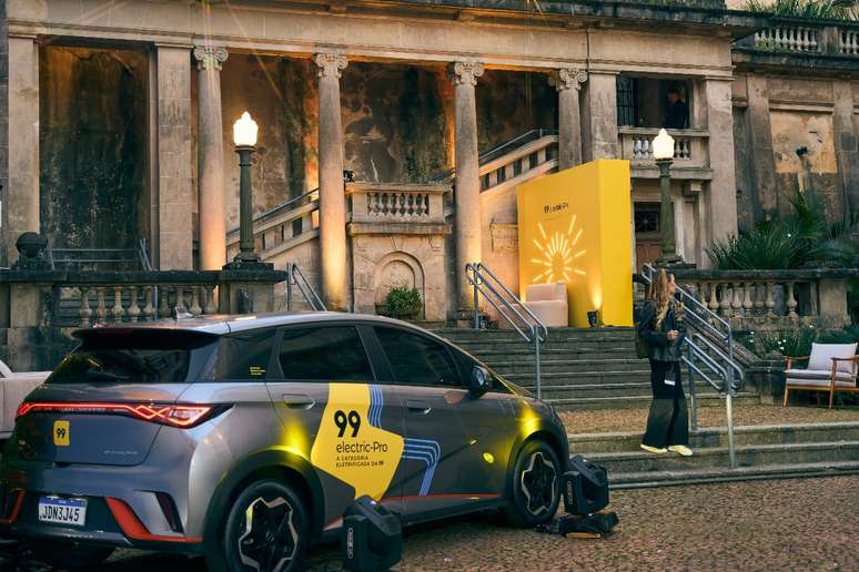 Motoristas elétricos da 99 ganham economia, conforto e até créditos de carbono. Veja os benefícios!