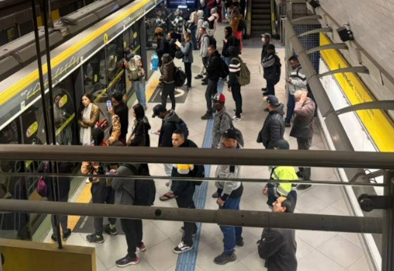 Registro de falha na Linha 4-Amarela na manhã desta terça-feira, 21.