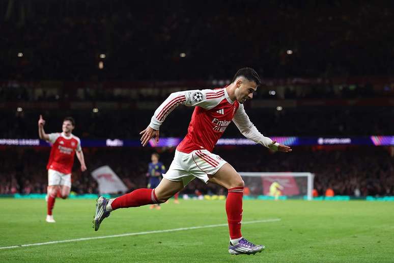 Gabriel Martinelli comemora o segundo gol do Arsenal sobre o Atletico de Madrid &ndash;