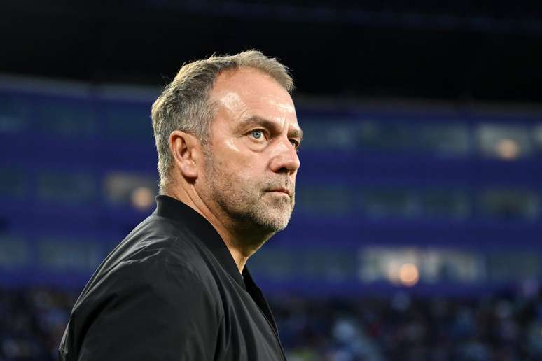 Hansi Flick pode ficar fora do El Cl&aacute;ssico 