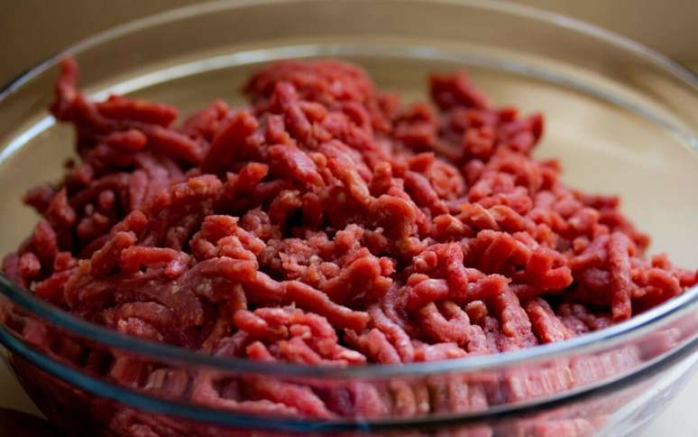 Why does minced meat turn gray and what to do if the meat in the refrigerator changes color