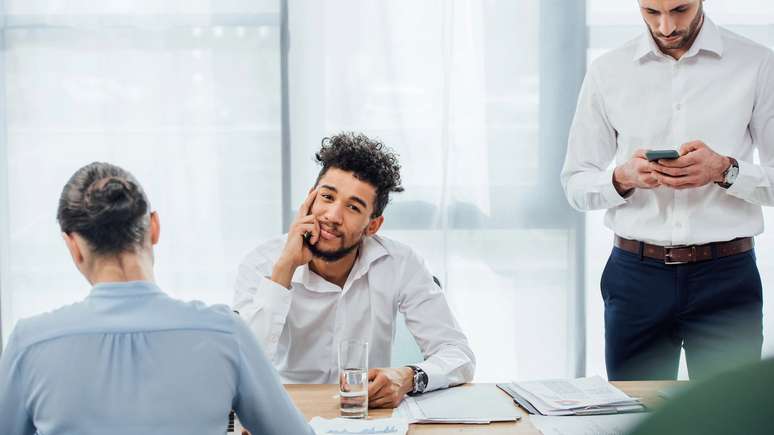 O envelhecimento populacional, a urbanização acelerada e a demanda por inovação fazem com que algumas áreas se tornem ainda mais atrativas, especialmente com remuneração acima da média – depositphotos.com / AndrewLozovyi