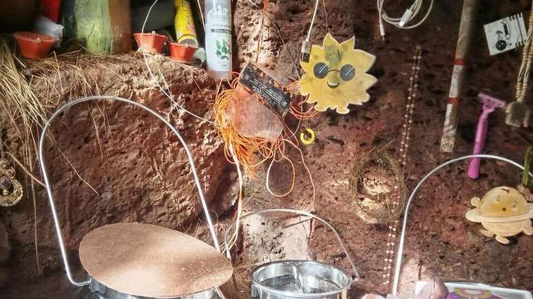 A pol&iacute;cia disse que a caverna onde Nina Kutina e suas filhas moravam parecia confort&aacute;vel