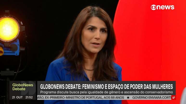 "H&aacute; uma constru&ccedil;&atilde;o social de que a nossa felicidade se dar&aacute; dentro de um relacionamento; h&aacute; outras possibilidades", afirma Manuela d'&Aacute;vila