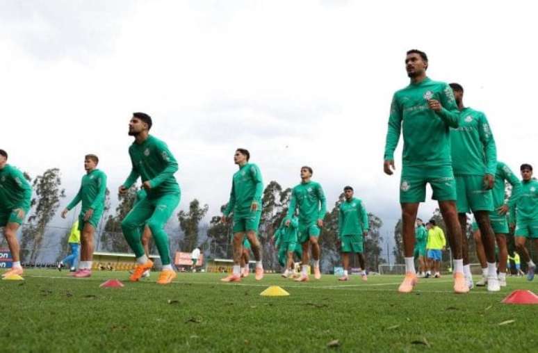 With training at the altitude of Quito, Palmeiras can change defense; related control With training at the altitude of Quito, Palmeiras can change defense; related control