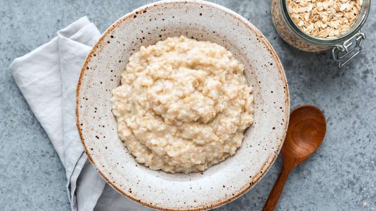 Oat protein porridge: easy recipe for losing weight and gaining mass