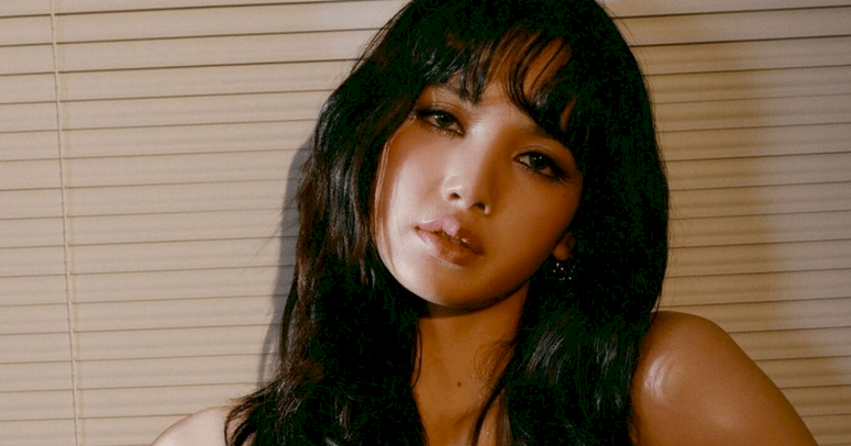 Lisa, do BLACKPINK, rompe barreiras e assina contrato para carreira solo global